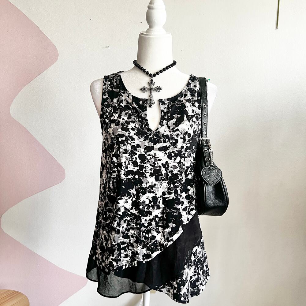 Ellen Tracy Black White Tank Top, Minimalist, Quiet Luxury, Office Siren, Medium